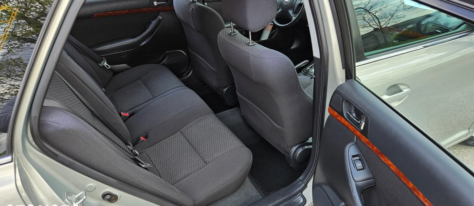 Toyota Avensis cena 15999 przebieg: 195236, rok produkcji 2005 z Wysokie Mazowieckie małe 211